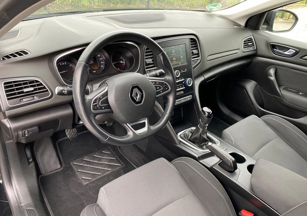 Renault Megane cena 45999 przebieg: 111000, rok produkcji 2017 z Wyszogród małe 781